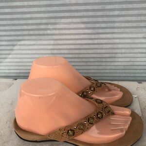 Vionic Floriana Beige Gold Cork Beaded Slip On Thong Comfort Sandals Shoes Sz 7